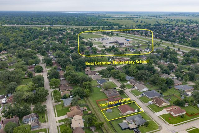 103 Sunflower Street, Lake Jackson, TX 77566