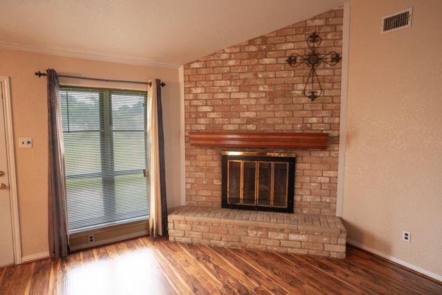 103 Sunflower Street, Lake Jackson, TX 77566