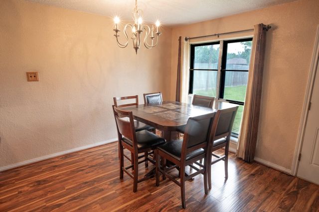103 Sunflower Street, Lake Jackson, TX 77566