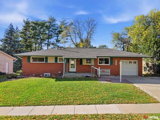 1731 East Manor Drive, Lincoln, NE 68506