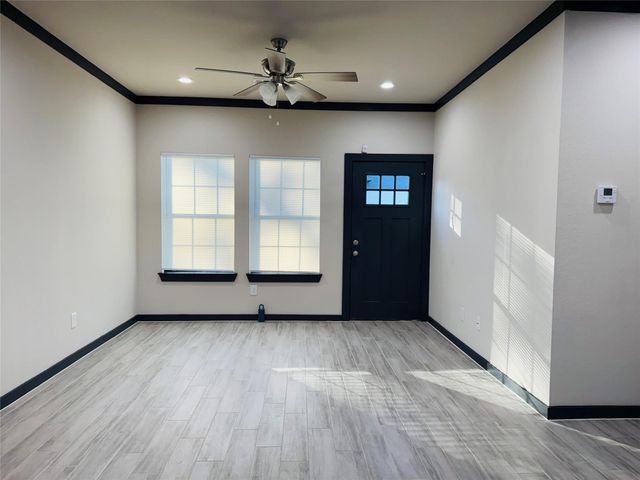 4802 Cruse Rd 1, Houston, TX 77016