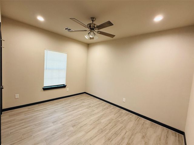 4802 Cruse Rd 1, Houston, TX 77016