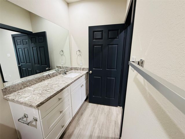 4802 Cruse Rd 1, Houston, TX 77016