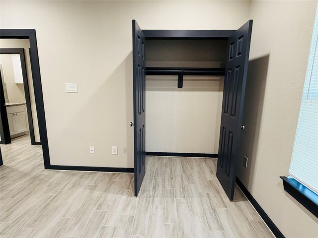 4802 Cruse Rd 1, Houston, TX 77016
