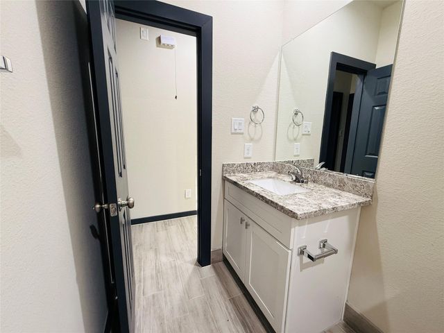 4802 Cruse Rd 1, Houston, TX 77016