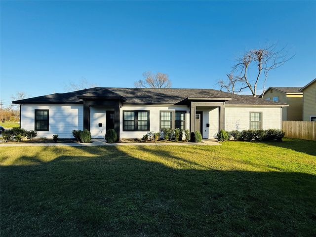 4802 Cruse Rd 1, Houston, TX 77016