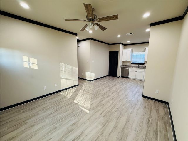 4802 Cruse Rd 1, Houston, TX 77016