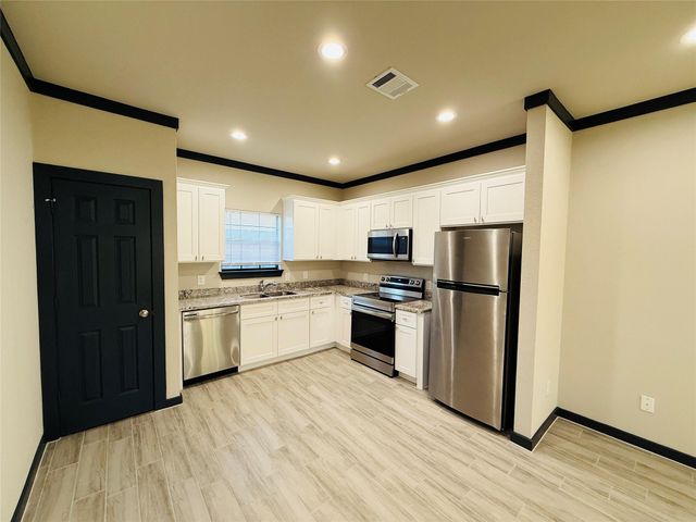 4802 Cruse Rd 1, Houston, TX 77016