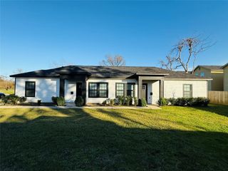 4802 Cruse Rd 1, Houston, TX 77016