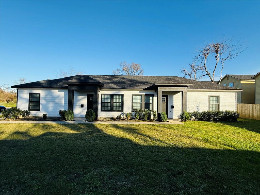 4802 Cruse Rd 1, Houston, TX 77016