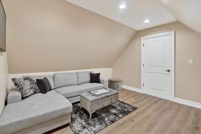 10103 S Aberdeen Street, Chicago, IL 60643