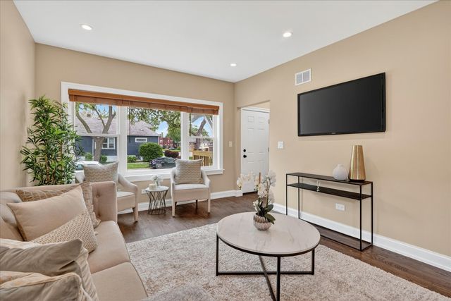 10103 S Aberdeen Street, Chicago, IL 60643