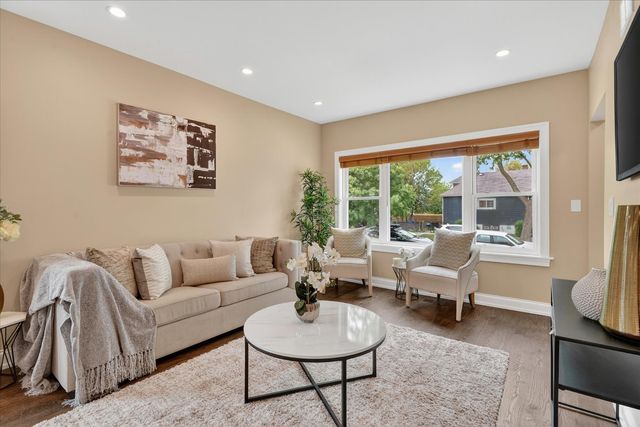 10103 S Aberdeen Street, Chicago, IL 60643