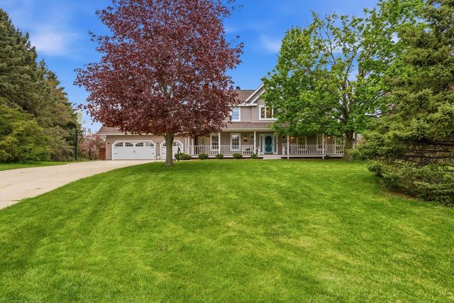 105 Mark COURT, North Prairie, WI 53153