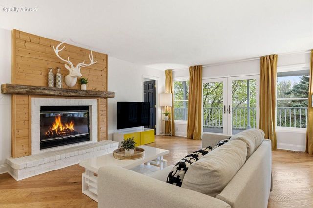 105 Mark COURT, North Prairie, WI 53153