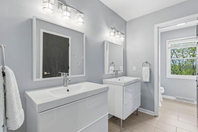 105 Mark COURT, North Prairie, WI 53153