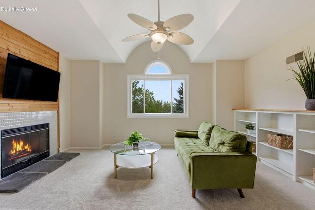 105 Mark COURT, North Prairie, WI 53153