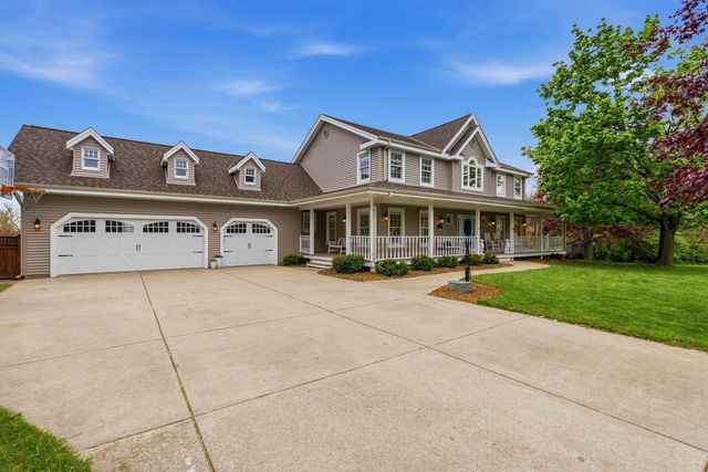 105 Mark COURT, North Prairie, WI 53153