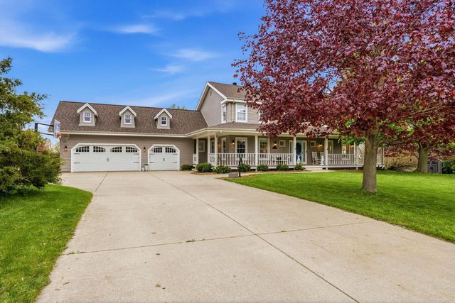 105 Mark COURT, North Prairie, WI 53153