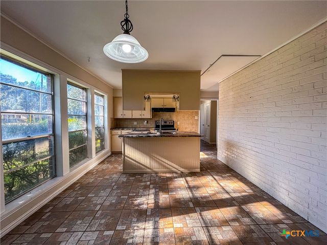 902 Joplin, Victoria, TX 77904