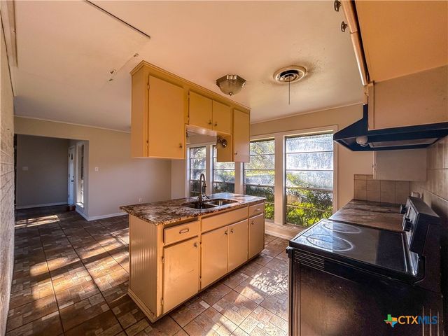 902 Joplin, Victoria, TX 77904