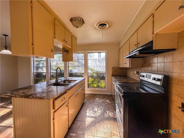 902 Joplin, Victoria, TX 77904