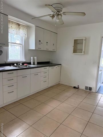 8126 Pardee Road, Taylor, MI 48180