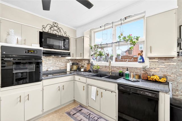 222 Union St, Brownsville, PA 15417