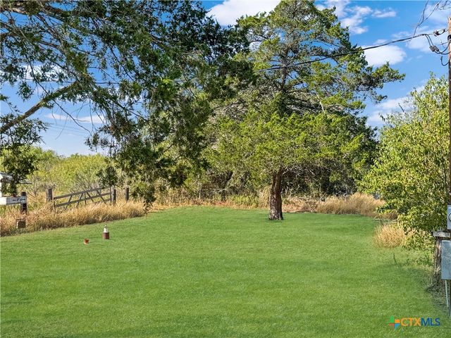 5108 Cowan Road, Flatonia, TX 78941