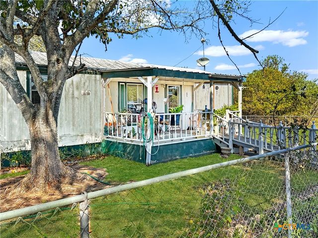 5108 Cowan Road, Flatonia, TX 78941