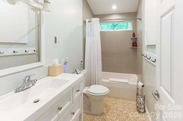 219 Picnic Point Road, Lake Lure, NC 28746