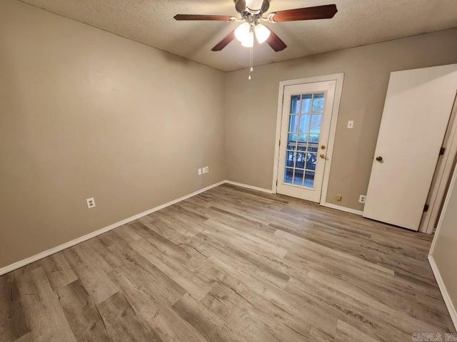 9 Smoking Oaks Drive, Maumelle, AR 72113