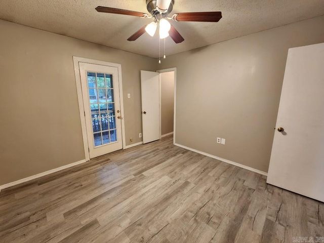 9 Smoking Oaks Drive, Maumelle, AR 72113