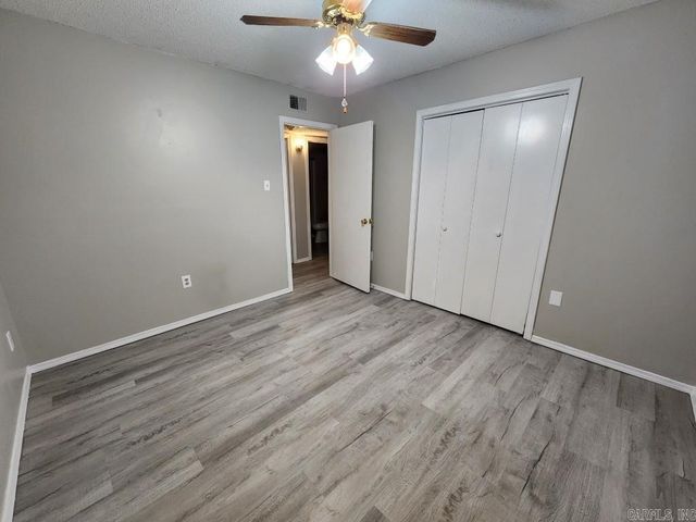 9 Smoking Oaks Drive, Maumelle, AR 72113