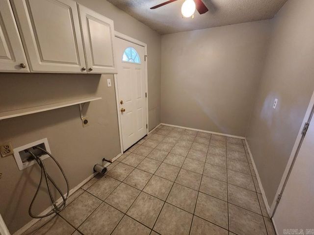 9 Smoking Oaks Drive, Maumelle, AR 72113