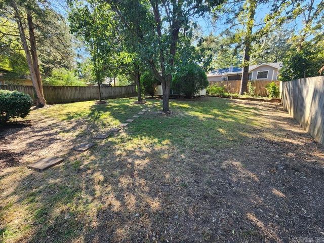 9 Smoking Oaks Drive, Maumelle, AR 72113