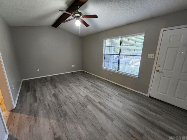 9 Smoking Oaks Drive, Maumelle, AR 72113