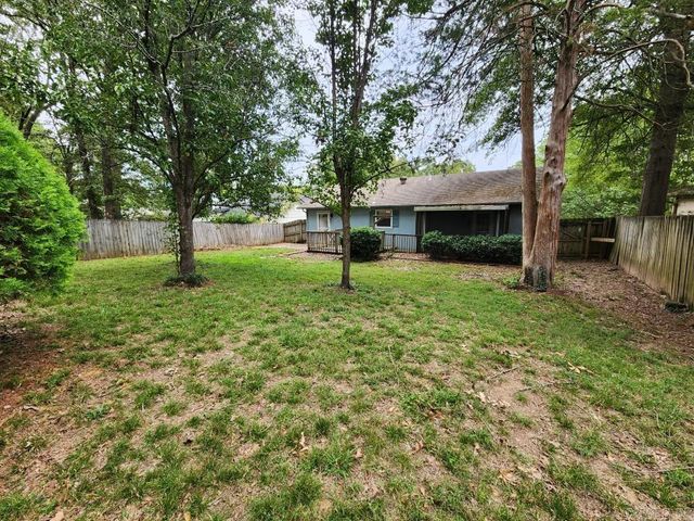 9 Smoking Oaks Drive, Maumelle, AR 72113