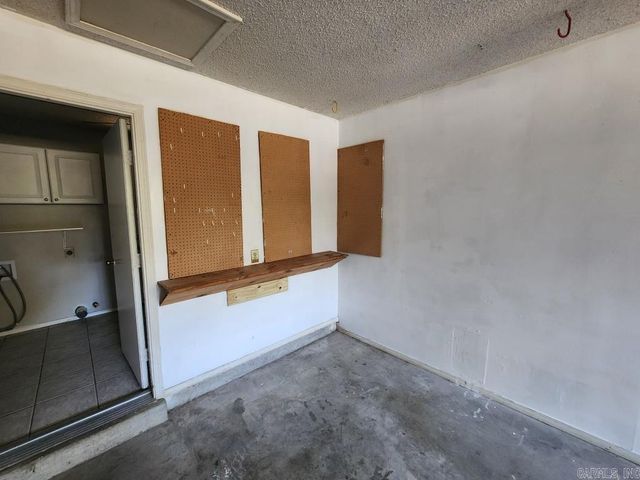 9 Smoking Oaks Drive, Maumelle, AR 72113