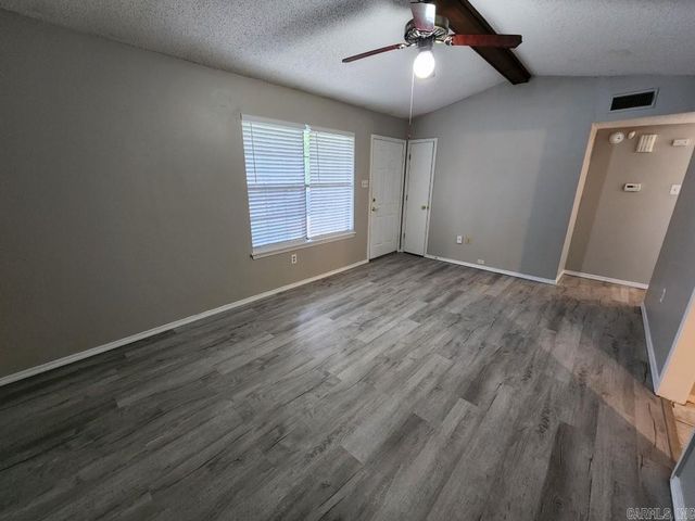 9 Smoking Oaks Drive, Maumelle, AR 72113