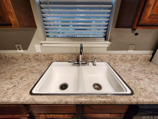 9 Smoking Oaks Drive, Maumelle, AR 72113