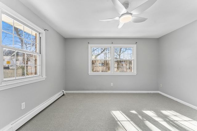 82 Boylston Ln 21, Lowell, MA 01852