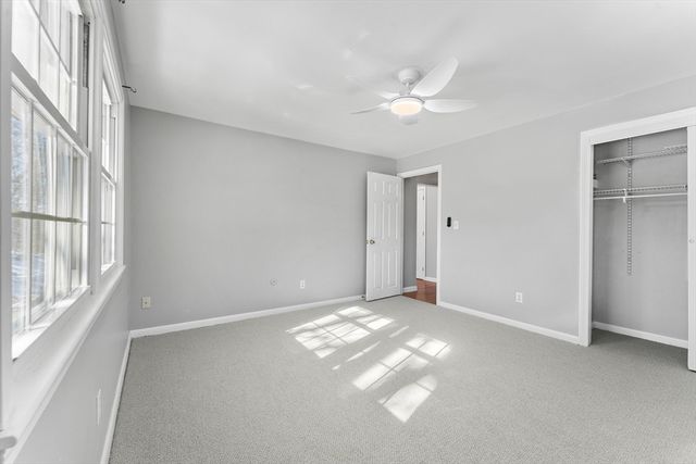 82 Boylston Ln 21, Lowell, MA 01852