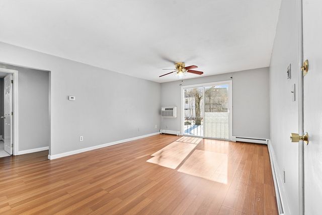82 Boylston Ln 21, Lowell, MA 01852