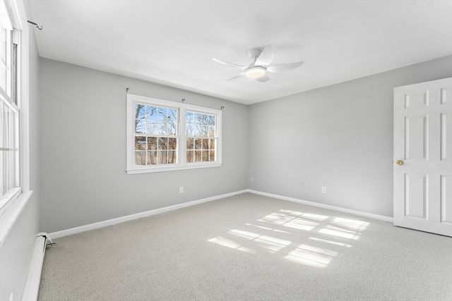 82 Boylston Ln 21, Lowell, MA 01852