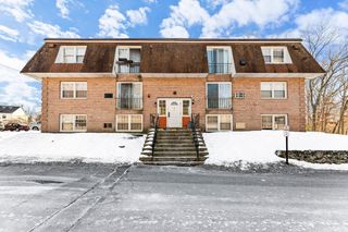 82 Boylston Ln 21, Lowell, MA 01852