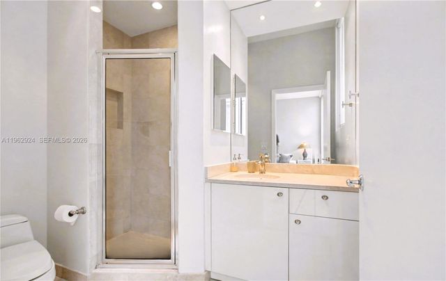 16500 Collins Ave TH-9, Sunny Isles Beach, FL 33160