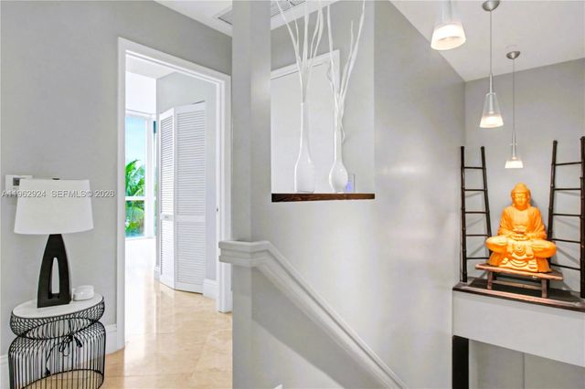 16500 Collins Ave TH-9, Sunny Isles Beach, FL 33160