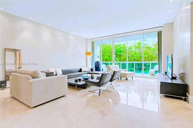 16500 Collins Ave TH-9, Sunny Isles Beach, FL 33160