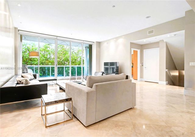16500 Collins Ave TH-9, Sunny Isles Beach, FL 33160